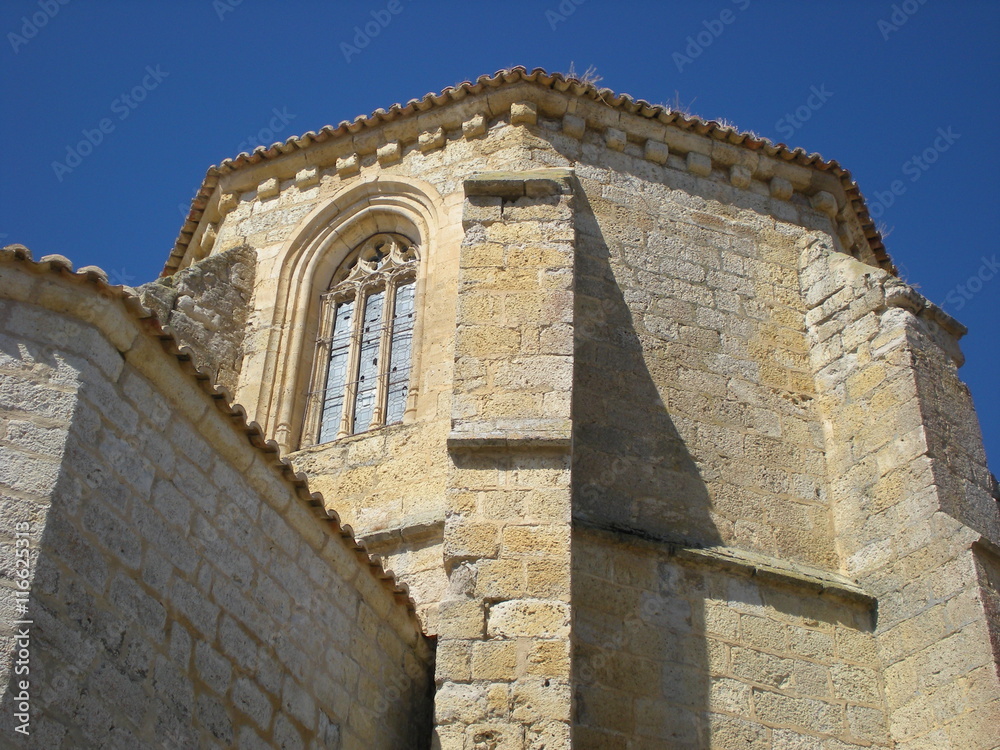 Detalle de iglesia del Valle del Esgueva, Valladolid (España) 