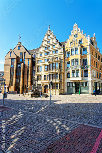 Leibniz house and fountain on Wooden Market Square