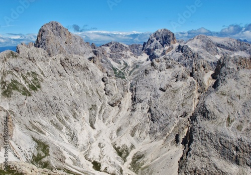 Gipfelblick von Rotwand auf Rosengartengruppe photo