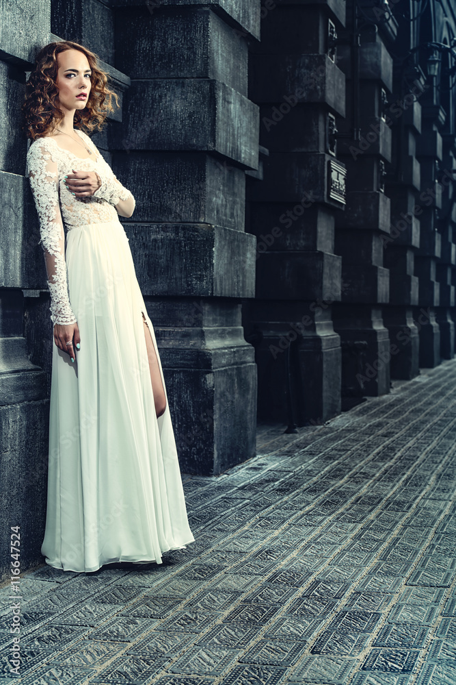 Obraz premium evening white dress