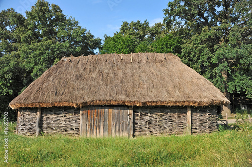Ancient barn with a straw roof © Unkas Photo