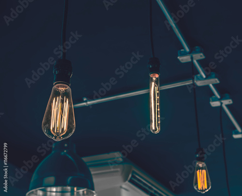 beautiful retro light bulb decor, vintage style