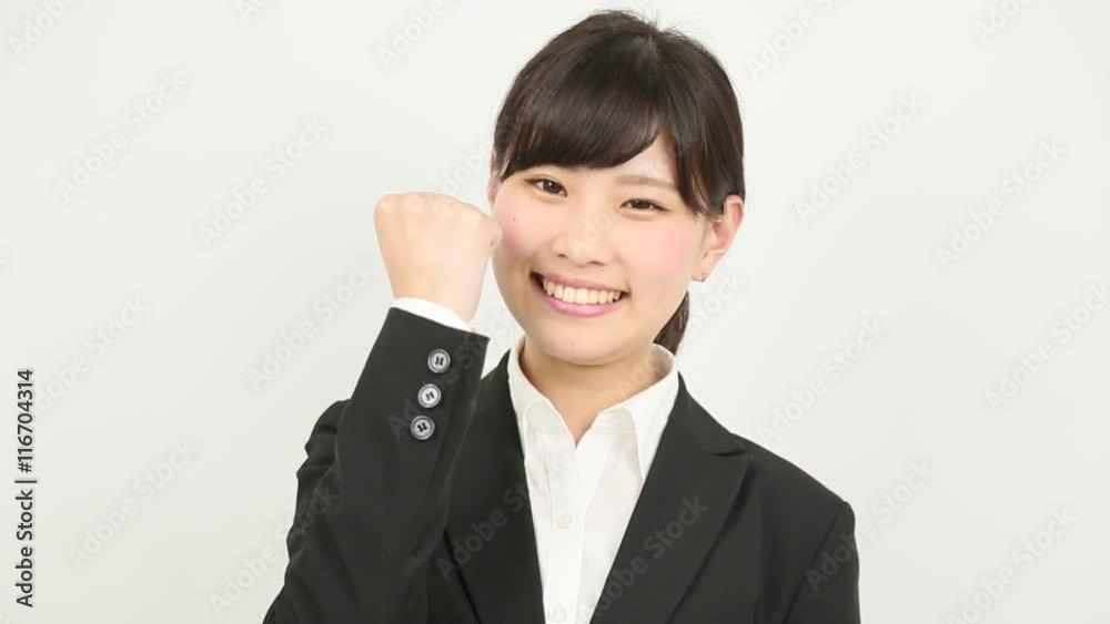 やる気のあるスーツの女性