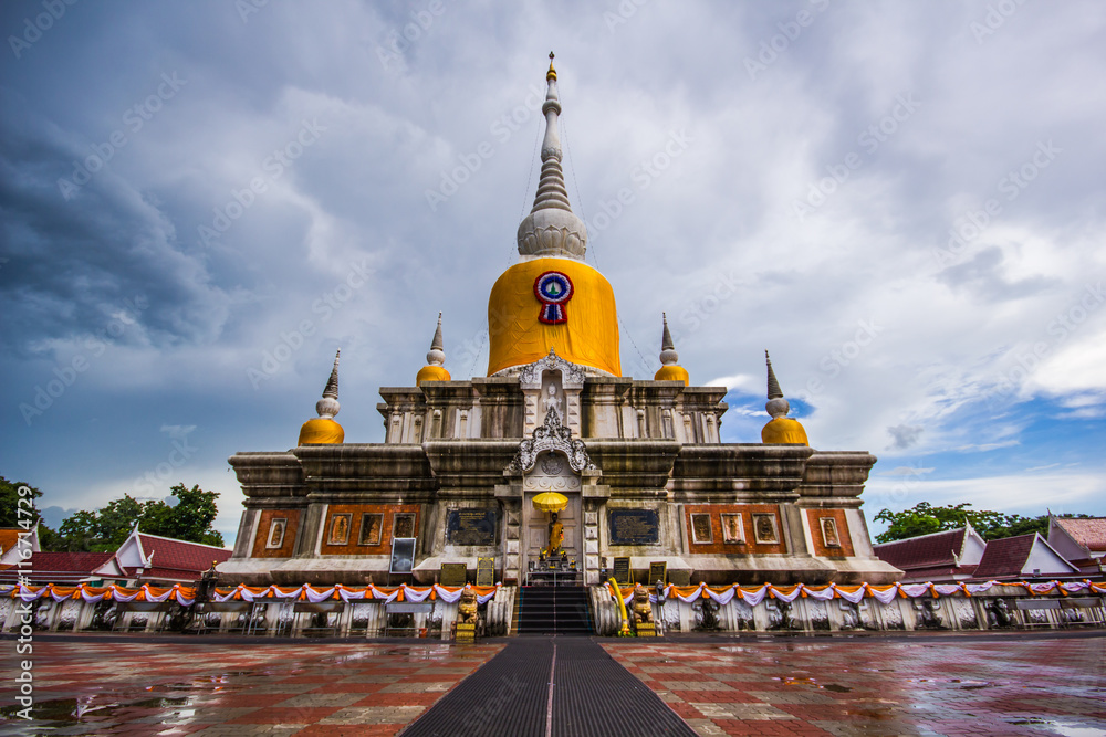 Naklejka premium PhatadNadun at Mahasarakham(Rainy Day).