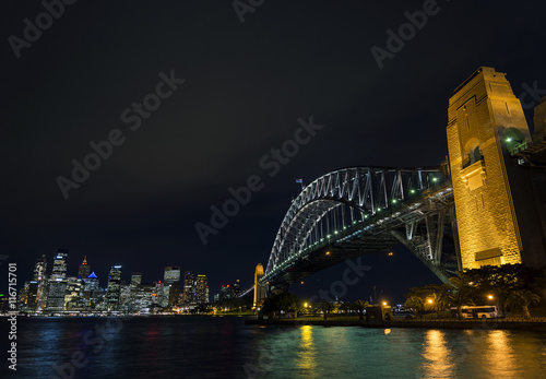 Fototapeta Naklejka Na Ścianę i Meble -  sydney harbour bridge and skyline landmarks in australia at nigh