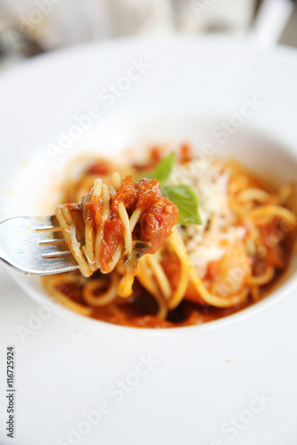 spaghetti bolognese with shrimp