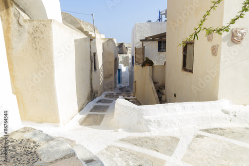 Fototapeta Naklejka Na Ścianę i Meble -  santorini greek island street typical
