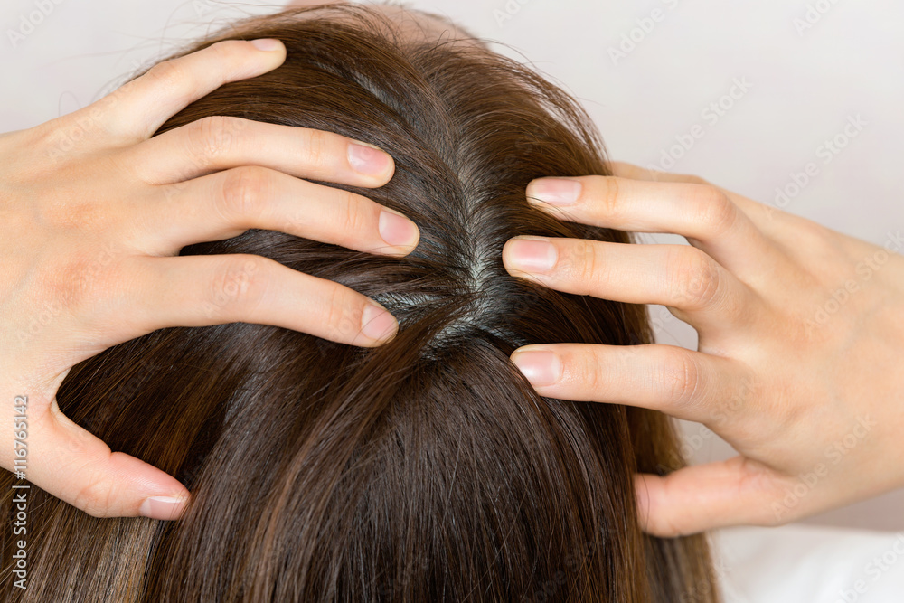 Naklejka premium 頭皮ケア