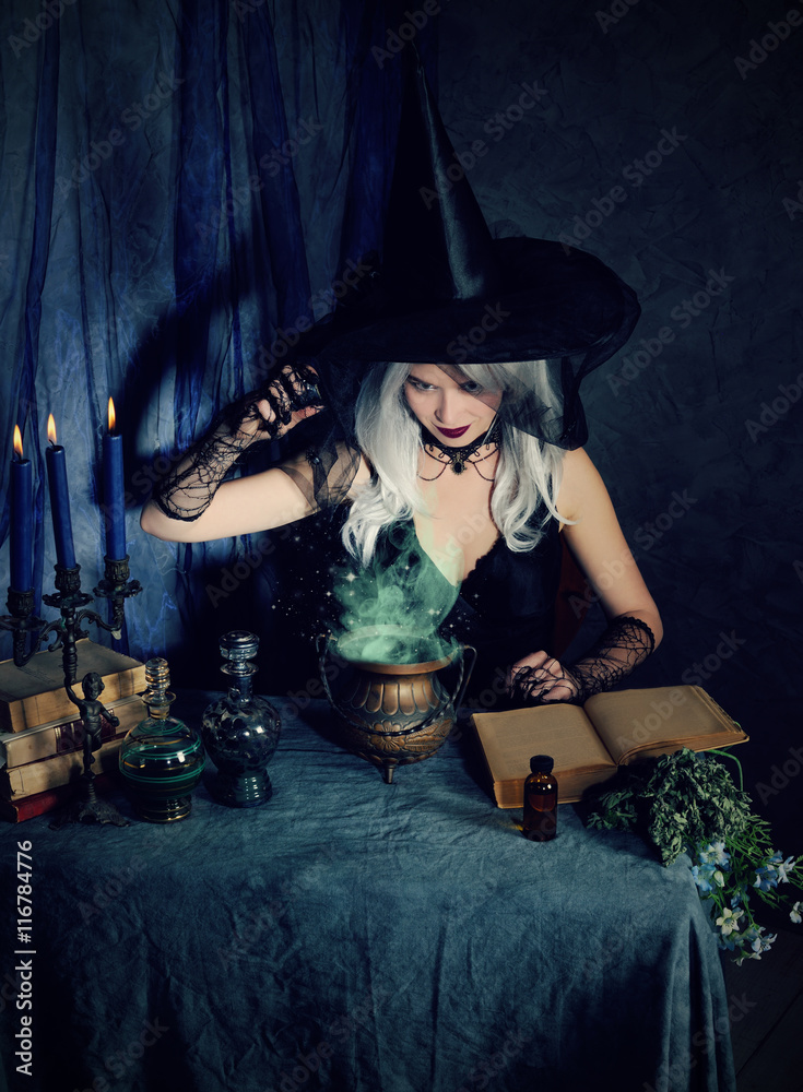 Fototapeta premium witch at work