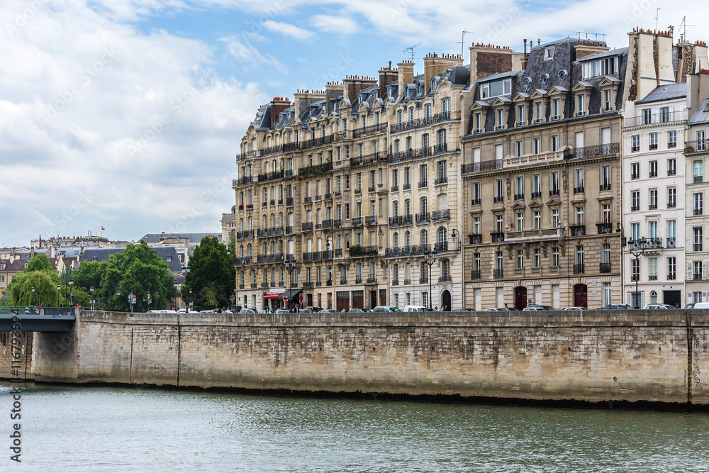 Naklejka premium The picturesque embankments of the Seine River in Paris. France.