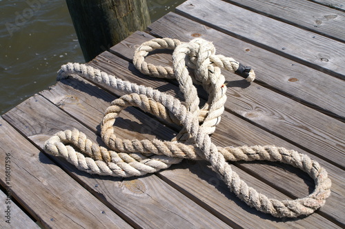 Rope on a pier © phototaker2