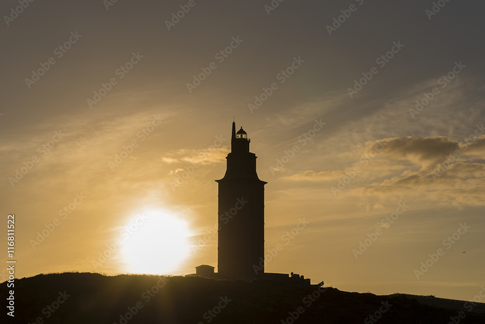 Atardecer en la Torre de Hércules (La Coruña, España).