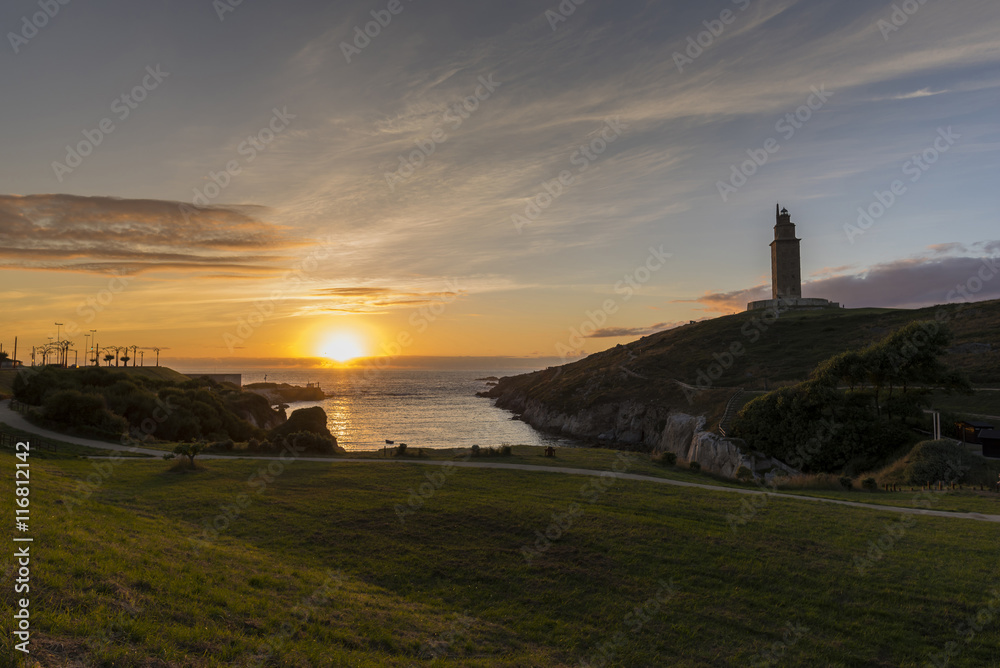 Parques de Torre de Hércules y playa de As Lapas (La Coruña, España). Parques de Torre de Hércules y playa de As Lapas (La Coruña, España).