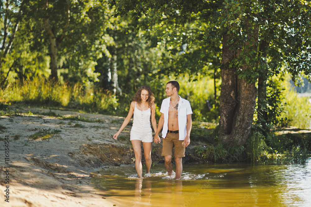 Fototapeta premium A walk on the beach of the lake 6295.