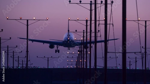 Jet coming in for a landing at LAX