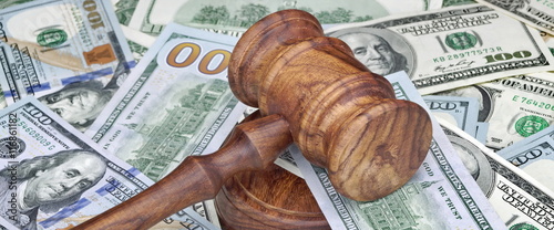 Schilderij op canvas Judges or Auctioneers Hammer On Huge Money Heap