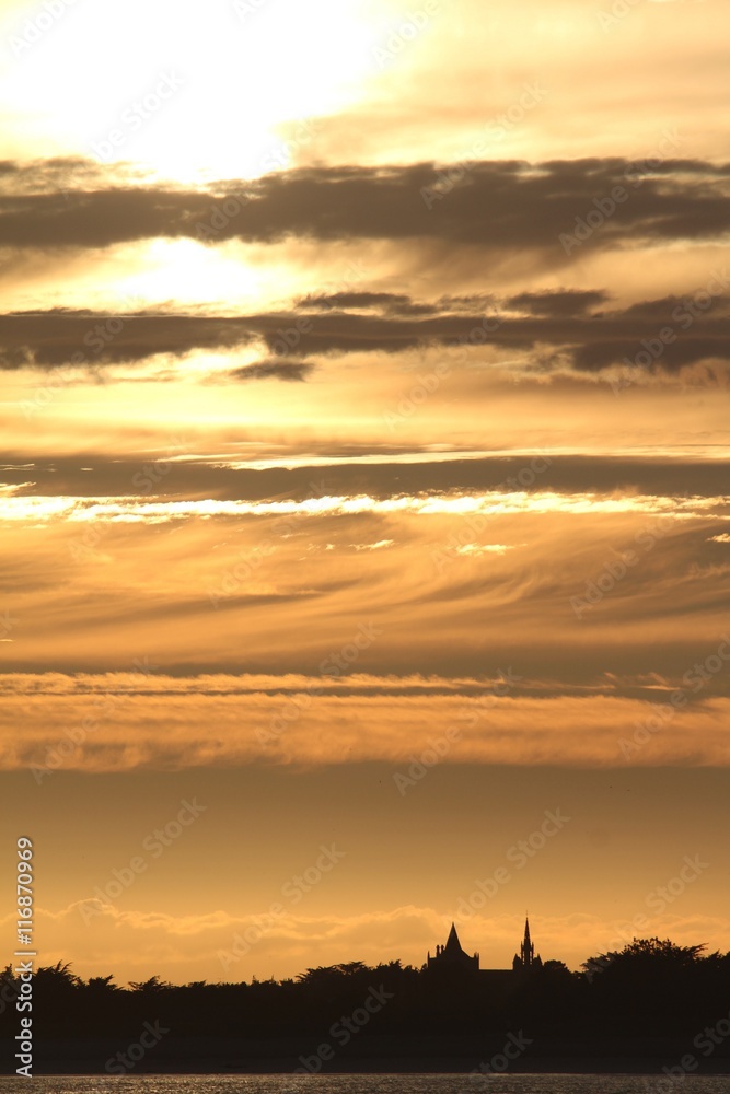 Obraz premium coucher de soleil sur la côte bretonne