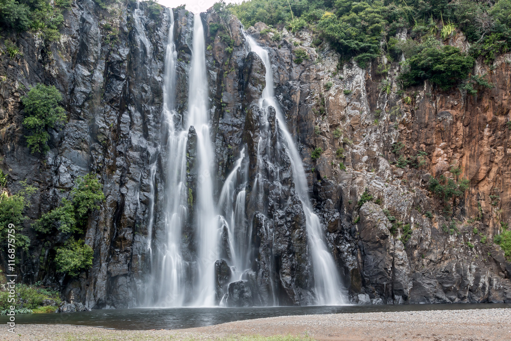Fototapeta premium Cascade Cascade Niagara à l'île de la Réunion