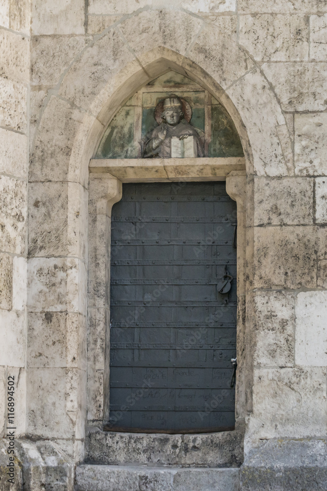 Eine Hintertür am Regensburger Dom St. Peter
