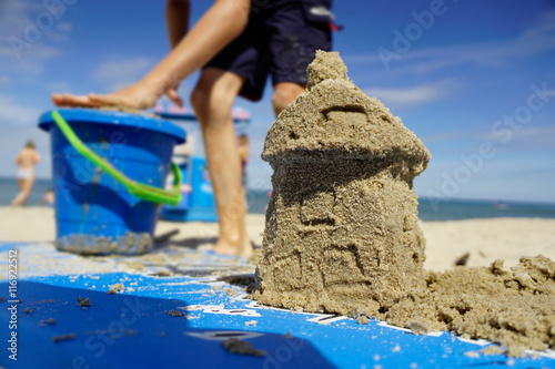 Fototapeta Naklejka Na Ścianę i Meble -  Haus im Sand