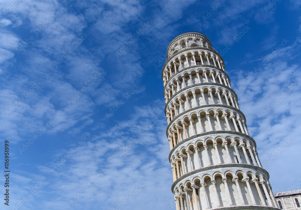 the leaning tower in Pisa, italy