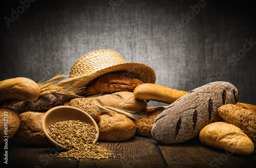 Fényképezés Fresh bread and wheat