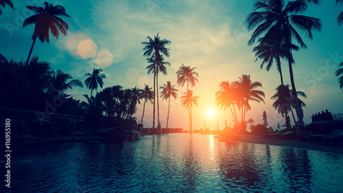 Fototapeta Naklejka Na Ścianę i Meble -  Fantastic sunset at a beach resort in tropics.