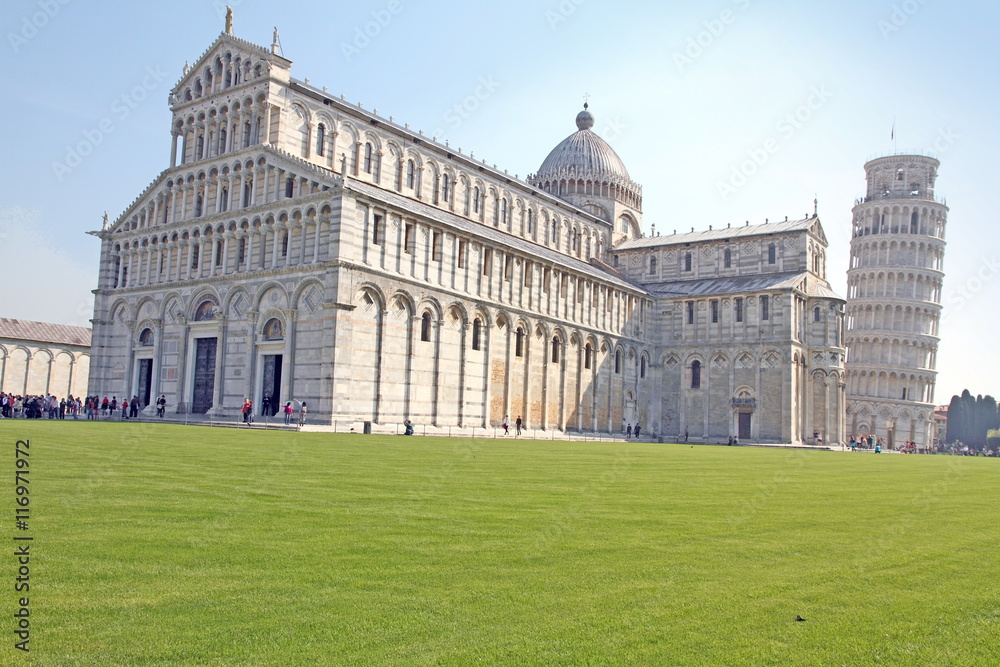 Piazza dei Miracoli, the Duomo and the leaning tower, Pisa, Tusc