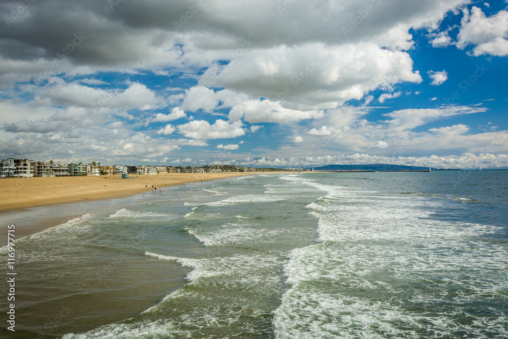 View of the Pacific Ocean and beach in Venice Beach, Los Angeles