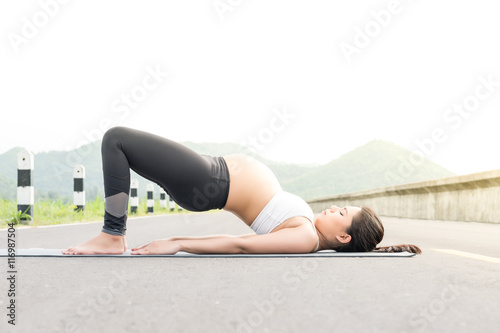 pregnant yoga