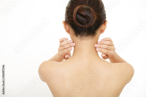 Foto スキンケアをする女性