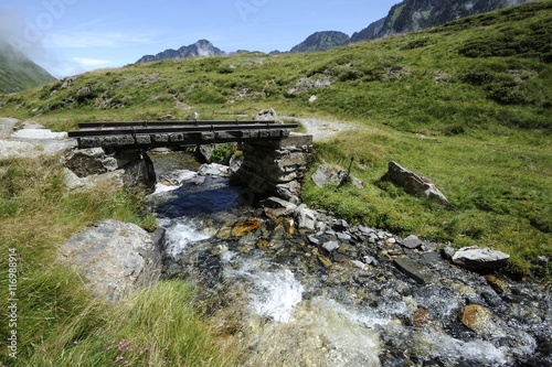 Pont sur le gave d’Ilhéou, Hautes Pyrénées photo