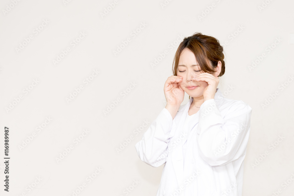 医療のイメージ（医者・女性・看護婦・研究・白衣）