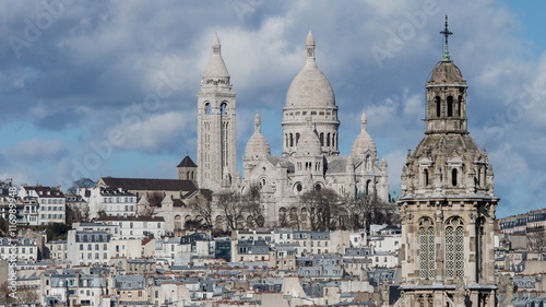  View of The Basilica of Sacre-Coeur, Montmartre © apinpornb