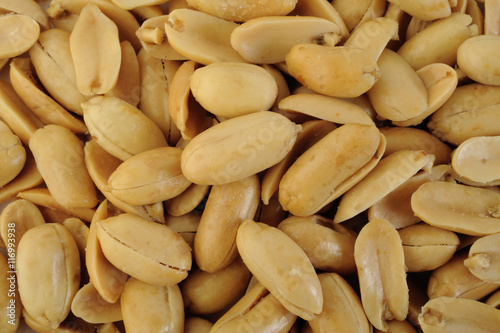 Peeled salted peanuts
