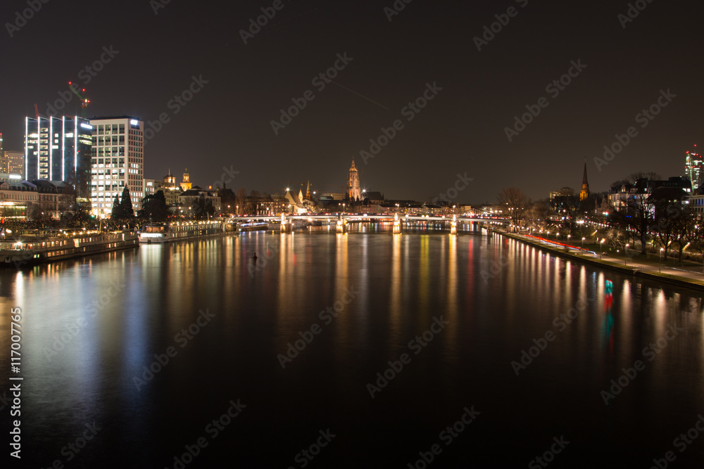 Frankfurt Main bei Nacht