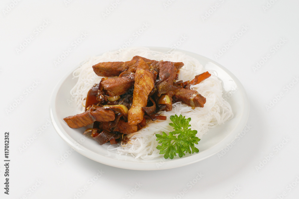 Stir fried meat with rice noodles