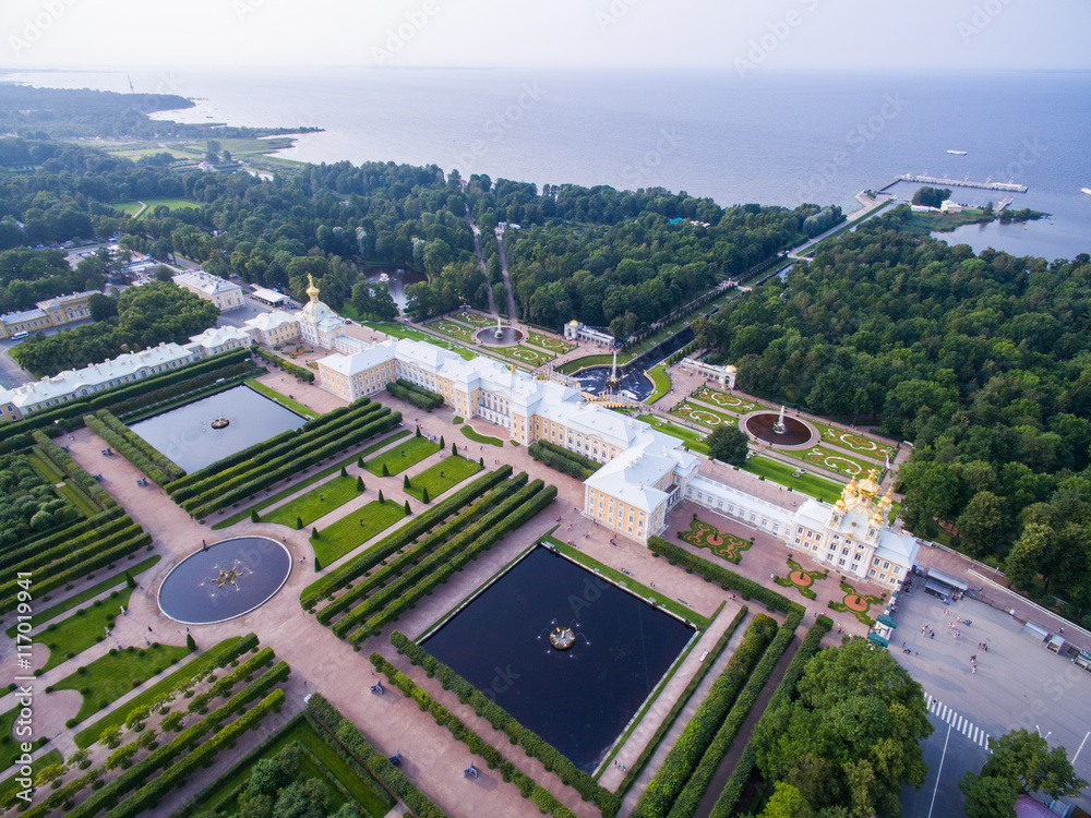 Φωτογραφία Aerial view of Petergof with Marli palace, in Saint-Petersburg Russia, at summer
