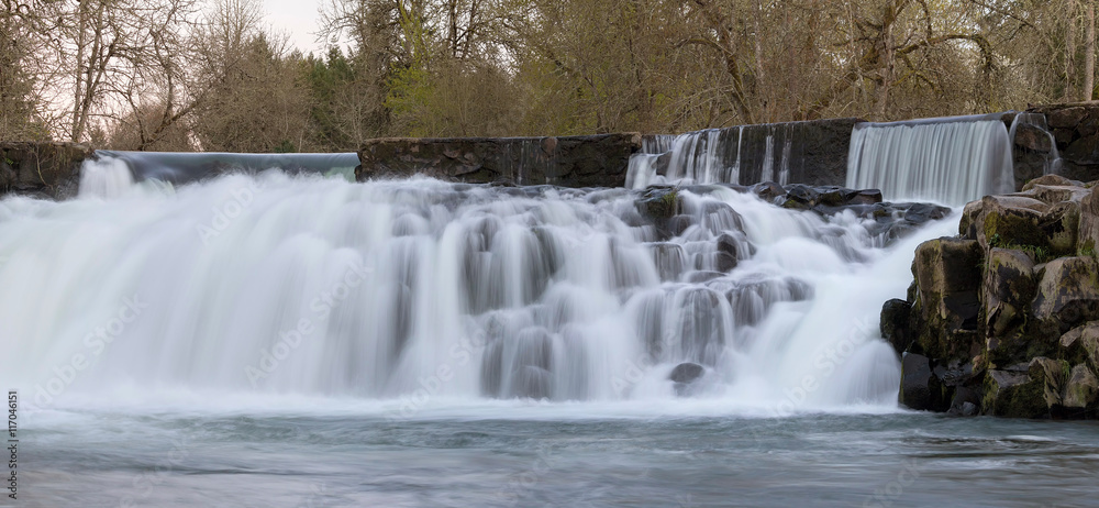 Fototapeta premium Scotts Mills Falls Panorama