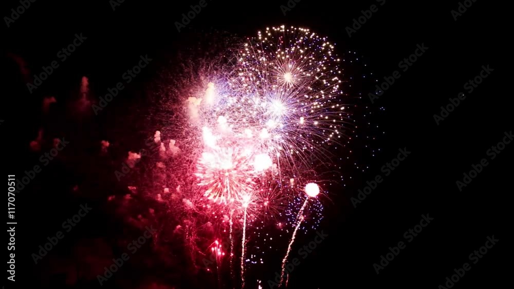 feux d'artifice rouge et blanc