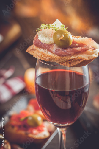 Red wine with tapas