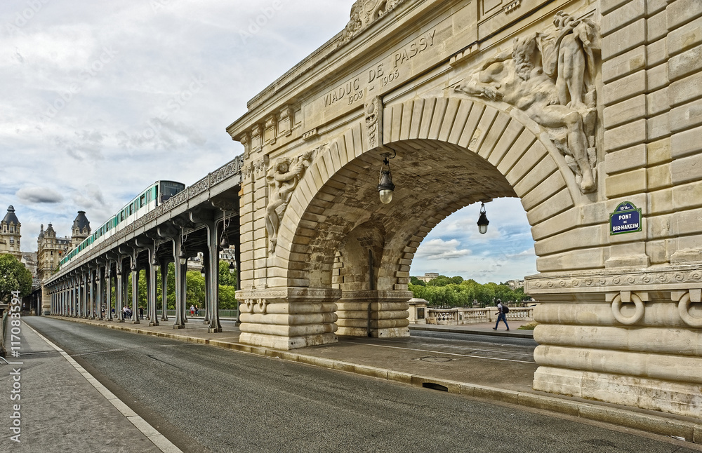 Obraz premium Pont de Bir-Hakeim