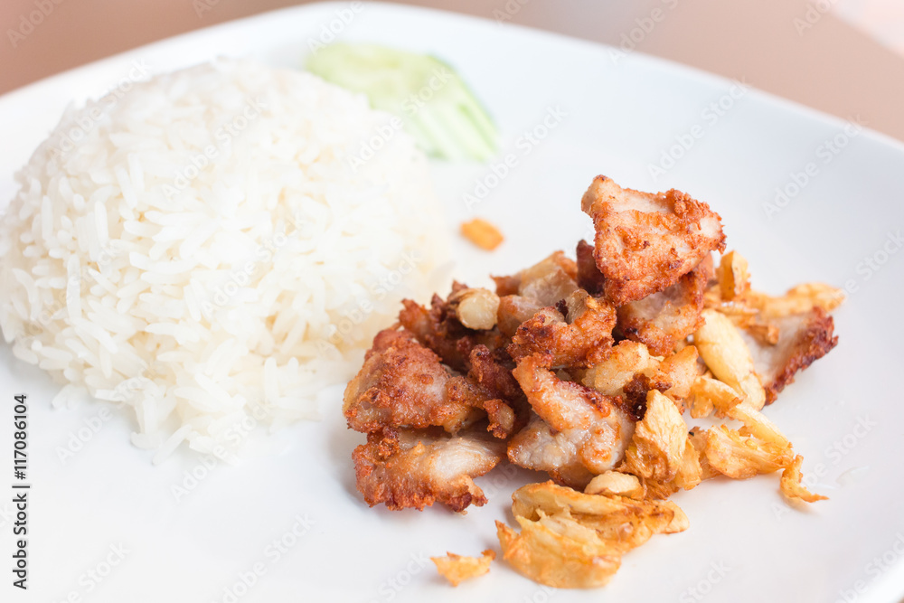 Pork stir-fried with garlic and peppercorns Pork stir-fried with garlic and peppercorns