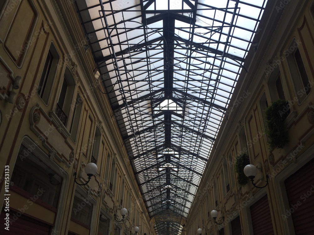 Galleria ottocentesca nel centro storico di Torino, Italia