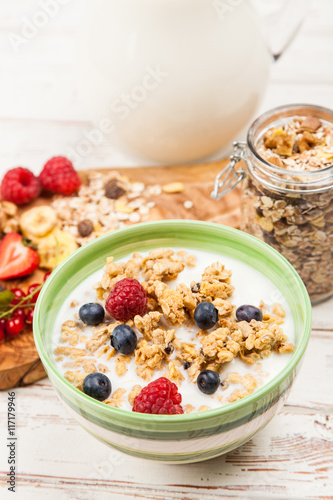 Muesli with berries