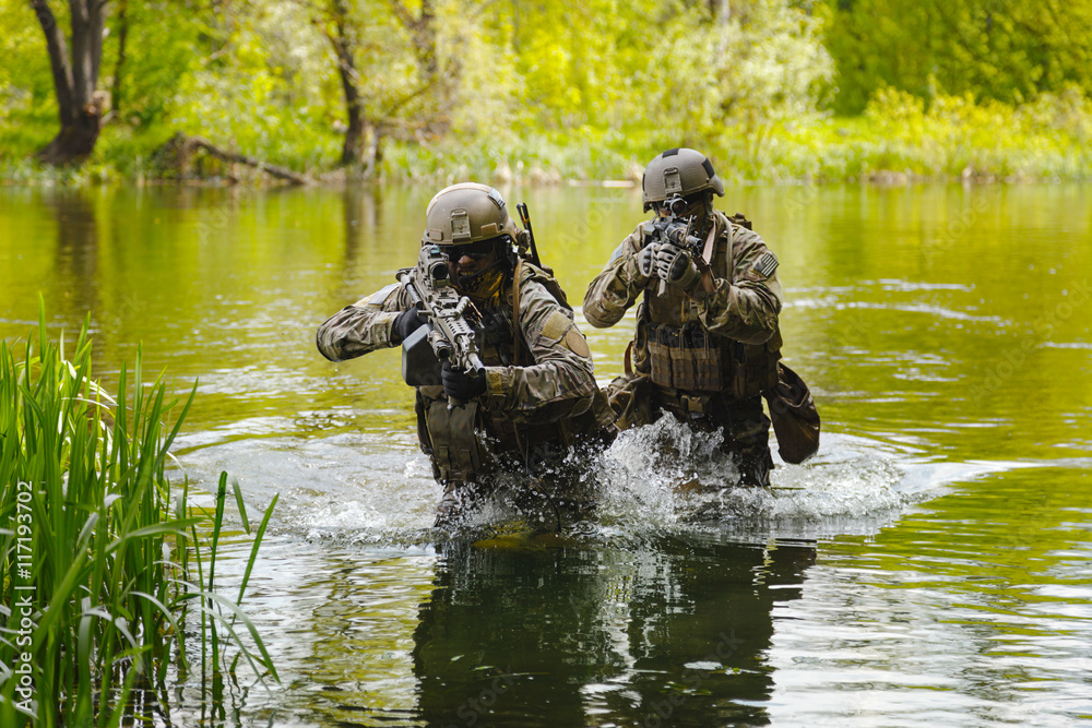 Green Berets soldiers in action Green Berets soldiers in action