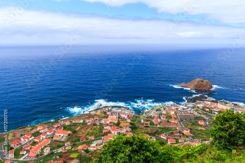 Fototapeta Naklejka Na Ścianę i Meble -  Panoramic view of Porto Moniz village on the north side of Madeira island, Portugal. 
