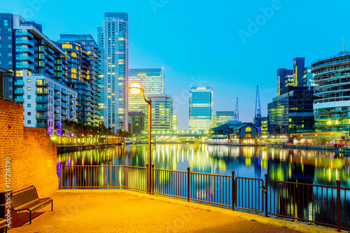 Photography Canary wharf at night
