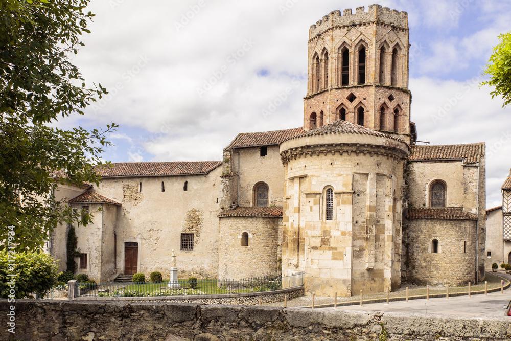 Saint-Eizier - Historic center, Church and castle