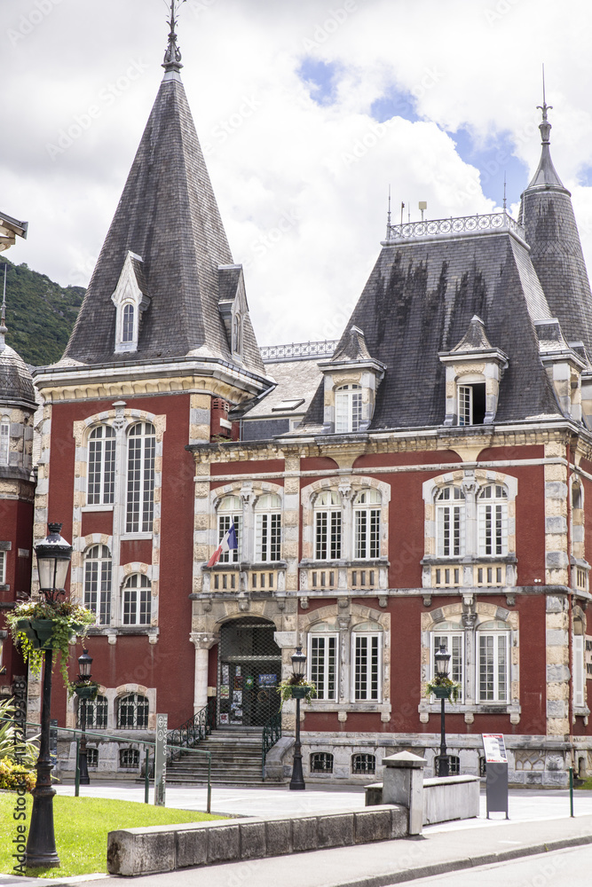 Obraz premium The city hall of Lourdes